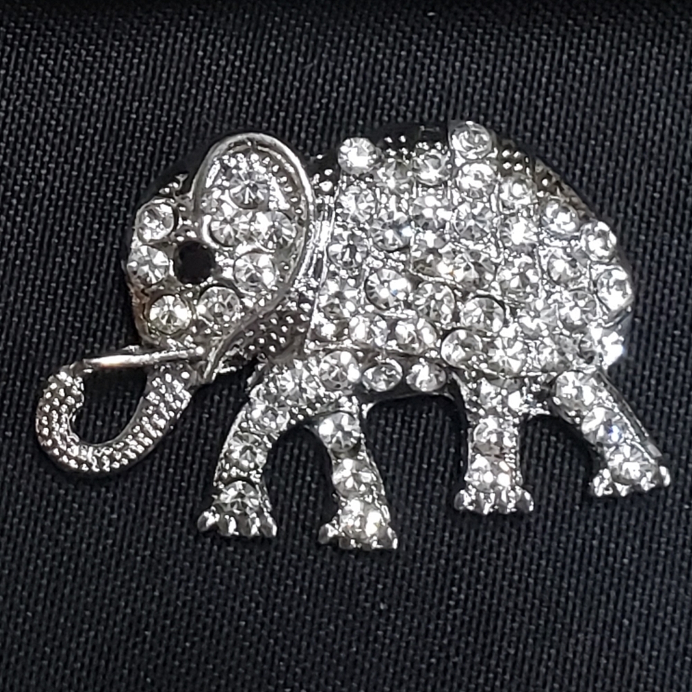 Elegant Silvertone Crystal Rhinestone Elephant Brooch Modern NWT